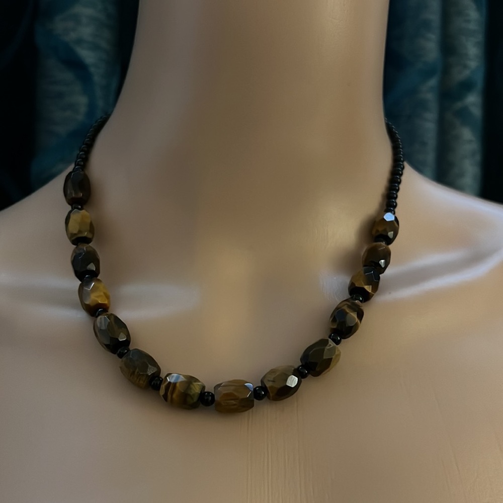 ‼️SALE‼️Tiger’s Eye and Black Onyx Necklace